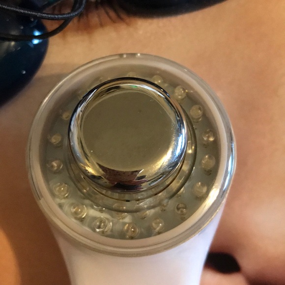 LED Beauty Device - Picture 5 of 5